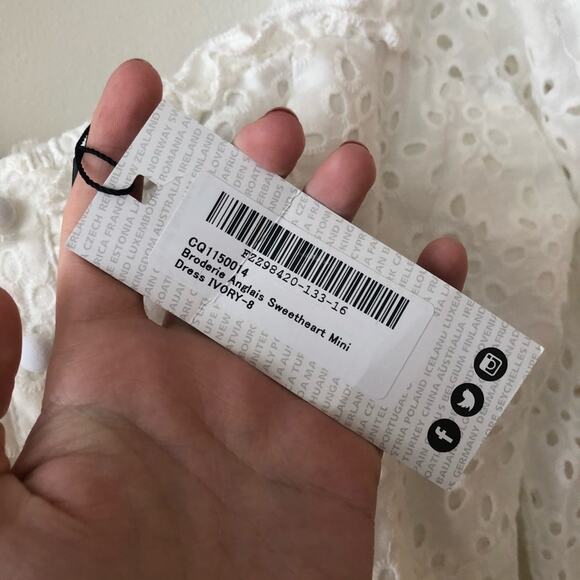 Boohoo Broderie Anglais Sweetheart Mini Dress - Picture 6 of 6